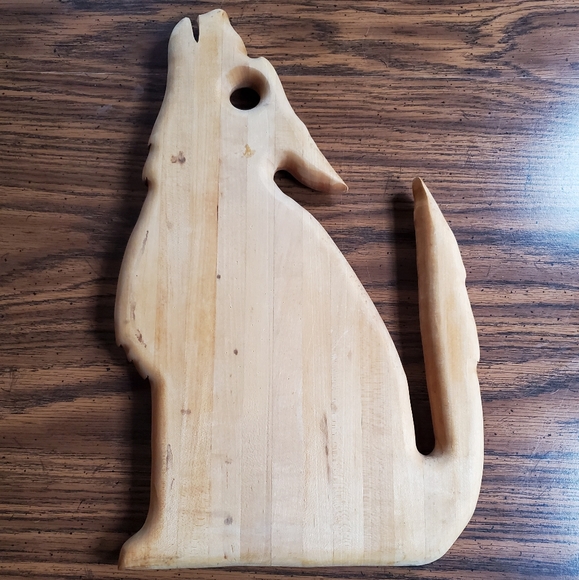Solid Wood Wolf Shaped Cutting Board - Picture 2 of 8